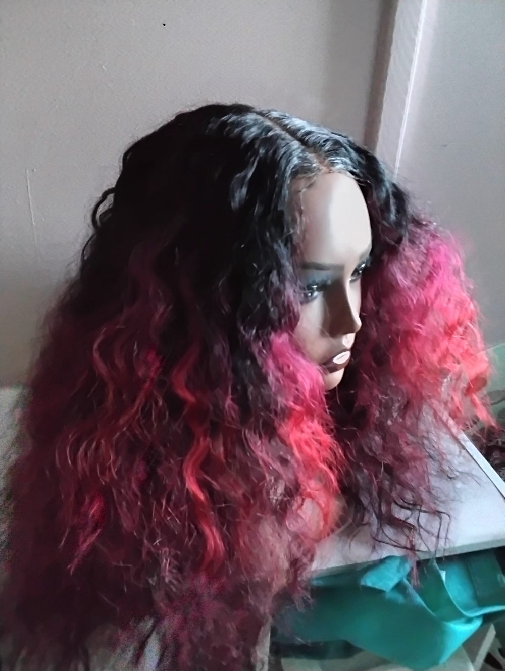 Stylish Ombre Curly Wig – Black to Vibrant Pink - Picture 4 of 5
